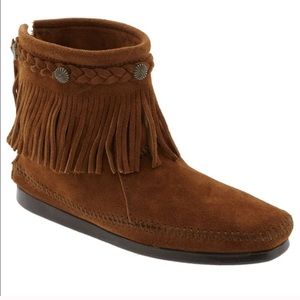 Minnetonka fringe moccasin